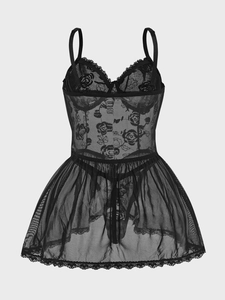 Vue détaillée de la lingerie en dentelle florale noire avec mesh transparent
