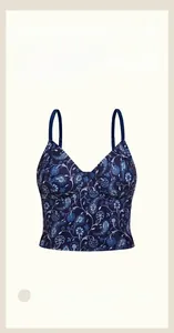 Détail du haut corset bleu roi en soie de lait à motif paisley avec armatures