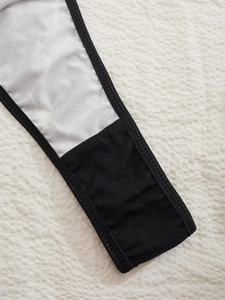 Dettaglio delle cuciture di alta qualità e dei bordi in tessuto senza cuciture sulla lingerie
