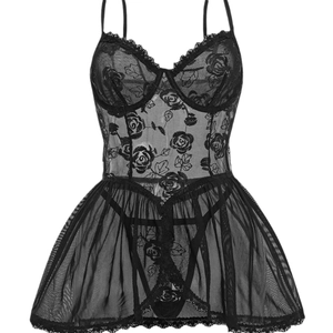 Ensemble lingerie sexy en dentelle noire avec broderies et bretelles en maille