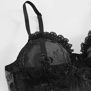 Ensemble de lingerie sexy en dentelle noire avec maille transparente et broderie florale