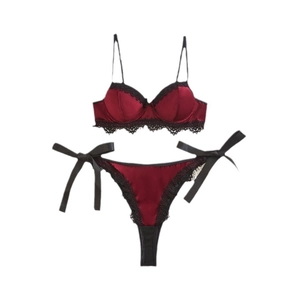 Completo intimo sexy due pezzi in raso rosso scuro con dettagli in pizzo floreale nero