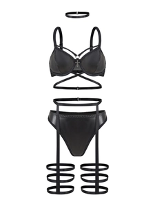 Détail d'un ensemble de lingerie sexy en PU noir avec croix en métal et harnais