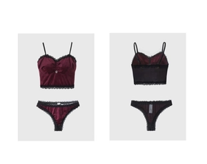 Détails de l'ensemble lingerie en satin bordeaux avec dentelle noire et cœur