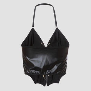 Top a fascia punk Y2K in ecopelle nera con catene metalliche e orlo asimmetrico
