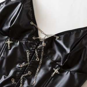 Top a corsetto Y2K punk in pelle PU con catene argento e ciondoli a croce