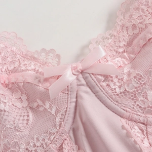 Rosa Camisole-Top aus Milchseide mit Spitze, Satin-Schleife und Bogenkanten