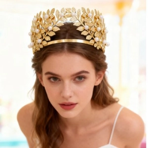 Barocke goldene Lorbeerblatt Brautkrone mit weißen Perlen für elegante Hochzeitsfrisuren
