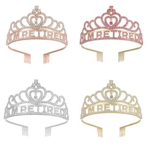 Diadèmes scintillants I'M RETIRED en or rose, rose, argent et or avec des strass brillants