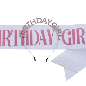 Detail von rosa Birthday Girl Strass-Haarreif und Glitzer-Schärpe Party-Set