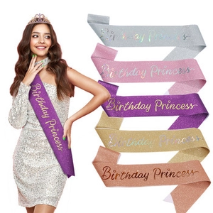 Ensemble écharpe pailletée Birthday Princess et couronne en strass de diverses couleurs