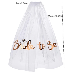 Dimensions détaillées du voile Bride to Be blanc avec lettrage or rose et peigne à cheveux