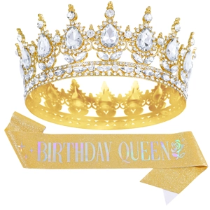 Dettaglio corona di lusso con strass e fascia glitter oro con scritta Birthday Queen