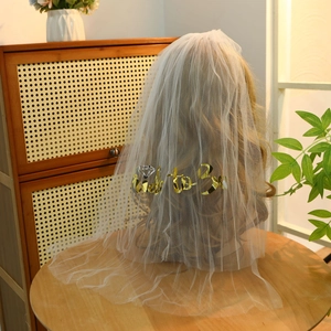 Voile de mariée blanc avec texte doré Bride to Be pour les enterrements de vie de jeune fille