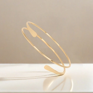 Eleganter goldener minimalistischer Doppelspulen verstellbarer Oberarmreif für Damen