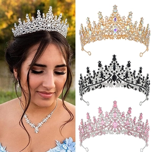 Couronne de mariée élégante ornée de cristaux scintillants en or et argent