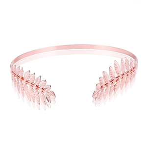 Serre-tête baroque en or rose avec des motifs de feuilles d'olivier style déesse grecque