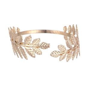Bracciale da braccio regolabile stile barocco con foglie d'alloro dorate in metallo