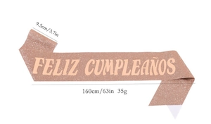 Détails des dimensions de l'écharpe rose doré Feliz Cumpleaños avec 160cm de long et 9,5cm