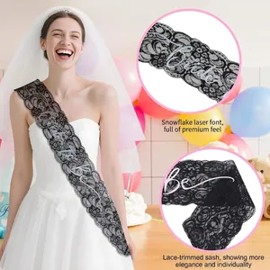 Écharpe de mariée en dentelle noire avec texte holographique pour enterrement de vie