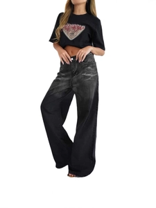 Women's vintage low-rise wide-leg denim jeans with gradient wash and oversized street style