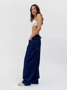 Jean large femme bleu foncé délavé vintage avec taille haute et coupe décontractée