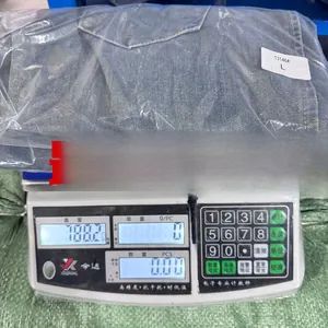 Controllo del peso per jeans denim blu a gamba larga taglia L in busta plastica