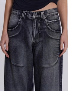 Jean gris délavé à jambes larges avec imprimé d'ailes et texture denim rétro vieilli