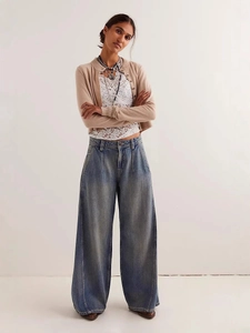 Jeans larghi lavati vintage da donna con taglio dritto rilassato e sfumatura retrò alla moda