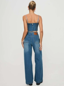 Ensemble en denim bleu pour femme avec haut court et jean large à taille haute chic