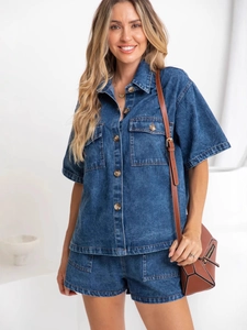 Set denim vintage da donna con camicia a maniche corte e pantaloncini abbinati blu