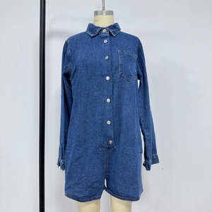 Combishort en jean bleu classique à manches longues avec col à revers et boutons