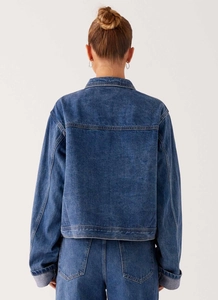 Vue de dos d'une veste en jean bleu foncé classique avec coutures et col rabattu
