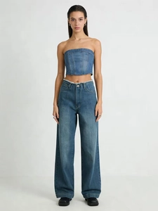Ensemble en denim bleu rétro avec haut bustier et jean large à taille haute évasé