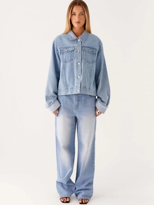 Ensemble veste en jean bleu clair et pantalon large pour femme avec effet délavé