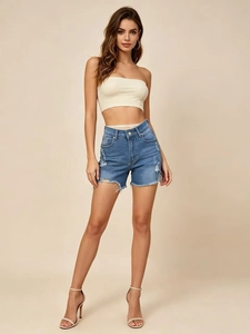 Short en jean taille haute avec ourlet brut et détails déchirés de style estival
