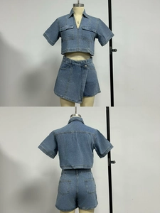 Voor- en achteraanzicht van denim set met top met V-hals en asymmetrische rok