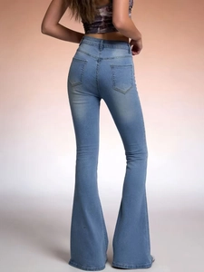 Slim fit high-waisted flared jeans in light blue denim with back pocket details