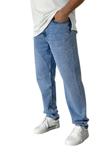 Men's loose straight-leg light blue washed denim jeans for a casual fashion look