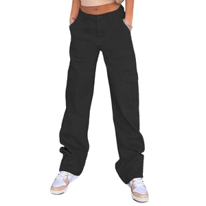 Damen Cargo-Hose in Schwarz mit hoher Taille, großen Seitentaschen und geradem Beinschnitt