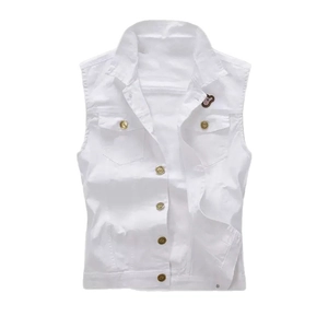 Gilet in denim bianco slim fit da uomo con bottoni in metallo e toppa con orsetto