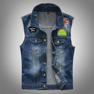 Gilet di jeans vintage da uomo con toppe retrò e finitura in denim lavato pesante