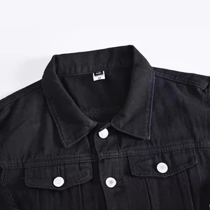 Gilet in denim nero da uomo alla moda con bottoni in metallo e colletto classico