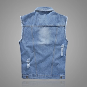 Gilet en jean bleu clair coupe ajustée pour homme, vue arrière avec détails usés