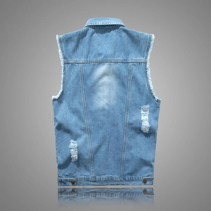 Vue arrière du gilet en jean bleu pour homme avec effet usé, franges et boucles en métal
