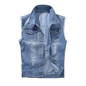 Gilet en jean bleu clair pour homme, coupe ajustée avec détails déchirés et bords effilochés