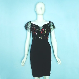 Elegant black mesh dress with red floral embroidery and slim fit short sleeves