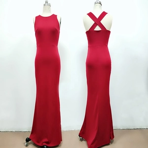 Robe longue rouge dos nu avec bretelles croisées et ourlet sirène élégant pour femmes