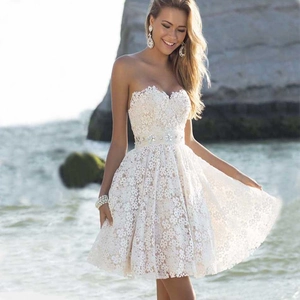 Robe Midi Femme Élégante en Dentelle Florale Blanche Sans Bretelles Robe de Demoiselle d'Honneur Bouffante pour Mariage