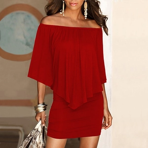 Elegantes rotes schulterfreies Etuikleid mit Cape-Ärmeln und schlanker Silhouette für Damen